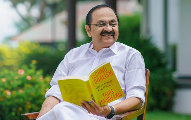 ഭക്ഷണ കാര്യത്തിൽ സതീശൻ ‘സ്ട്രിക്റ്റാണ്’; രണ്ട് പതിറ്റാണ്ടായി തുടരുന്ന ആ ശീലങ്ങൾ!