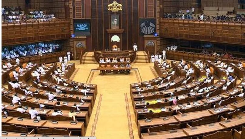 എംഎല്എമാരുടെ സത്യപ്രതിജ്ഞ തുടങ്ങി; കന്നഡയിൽ സത്യപ്രതിജ്ഞ ചെയ്ത് എകെഎം അഷ്റഫ്