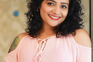 ‘7 വയസ് മുതല് ട്യൂഷന് സാറില് നിന്നും ലൈംഗിക അതിക്രമം’: മീര വാസുദേവന്