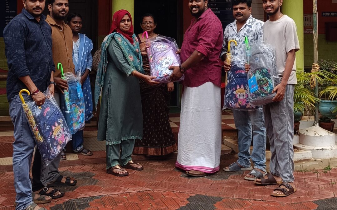 ഹരിശ്രീ സാംസ്കാരിക സംഘടനയുടെ ആഭിമുഖ്യത്തിൽ വിദ്യാർഥികൾക്ക് പഠനോപകരണങ്ങൾ വിതരണം ചെയ്തു