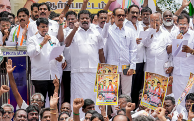 വിജയ്‌യെ മുഖ്യമന്ത്രിയാക്കണം; ചെന്നൈയിൽ രാജ്ഭവന് മുന്നിൽ ടിവികെ പ്രവർത്തകരുടെ പ്രതിഷേധം