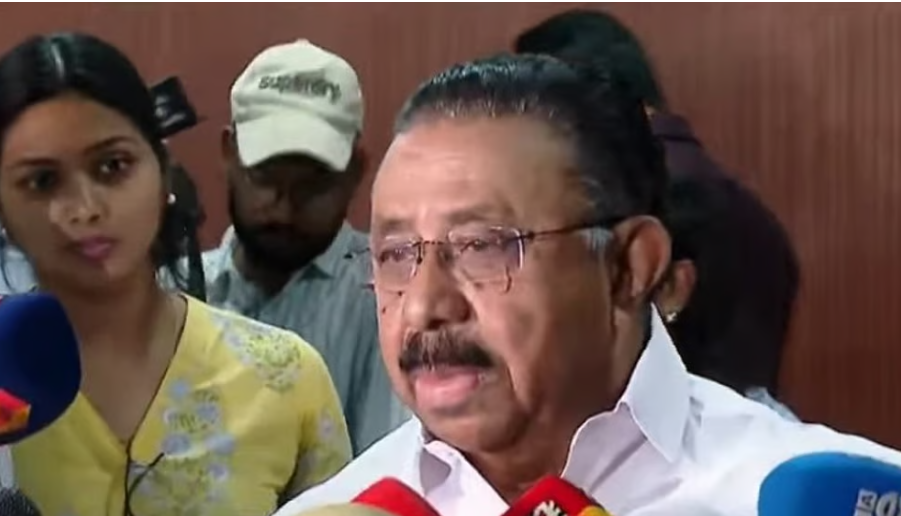 ഘടകകക്ഷികള്‍ക്ക് റോള്‍ ഇല്ലെന്ന് എംഎം ഹസ്സന്‍; ലീഗിന് അഭിപ്രായം പറയാമെന്ന് തിരുവഞ്ചൂര്‍; ഡല്‍ഹിയില്‍ തിരക്കിട്ട ചര്‍ച്ചകള്‍