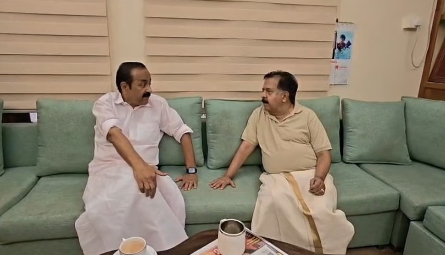 ‘ഞങ്ങള്‍ തമ്മില്‍ എന്ത് ഉപാധി ?’; രമേശ് ചെന്നിത്തലയുമായി കൂടിക്കാഴ്ച നടത്തി വിഡി സതീശന്‍