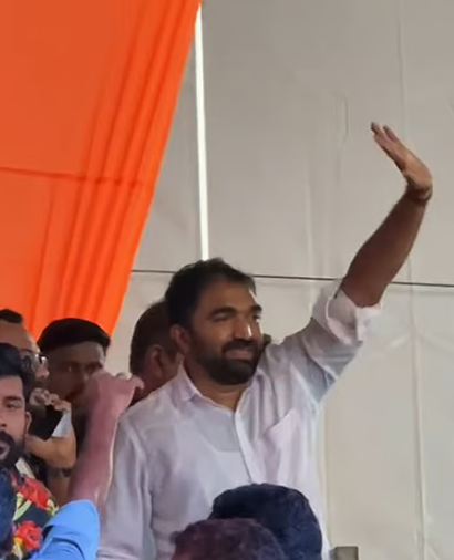 ചാണ്ടി ഉമ്മനോടുള്ള അവഗണന; സത്യപ്രതിജ്ഞാ ചടങ്ങില്‍ പങ്കെടുക്കാതെ ഉമ്മന്‍ചാണ്ടിയുടെ കുടുബം