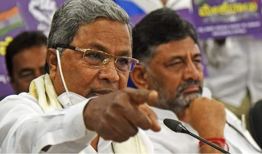 കർണ്ണാടകത്തിൽ സിദ്ധരാമയ്യ രാജി പ്രഖ്യാപിച്ചു; ഡികെ ശിവകുമാറിനെ പിന്തുണയ്ക്കാൻ മന്ത്രിമാർക്ക് നിർദ്ദേശം