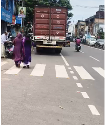 ആറ്റിങ്ങലിൽ വാഹനാപകടം: കണ്ടെയ്നർ ലോറി ഇടിച്ച് കാൽനടയാത്രക്കാരന് ഗുരുതര  പരിക്ക്