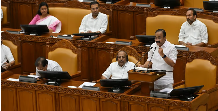 സ്ത്രീ സുരക്ഷാ പെന്‍ഷന്‍ തുടരണോ എന്നതില്‍ തീരുമാനമെടുത്തിട്ടില്ല; ഈ മാസത്തെ ക്ഷേമ പെന്‍ഷന്‍ വിതരണം 24 മുതൽ : മുഖ്യമന്ത്രി