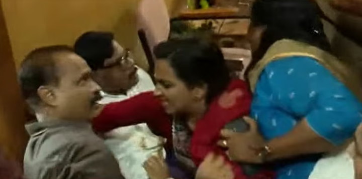 തിരുവനന്തപുരം നഗരസഭയിലെ കയ്യാങ്കളി: ഇരു വിഭാഗങ്ങള്‍ക്കുമെതിരെ കേസ്; മേയറും ഡെപ്യൂട്ടി മേയറും അടക്കം പ്രതികള്‍