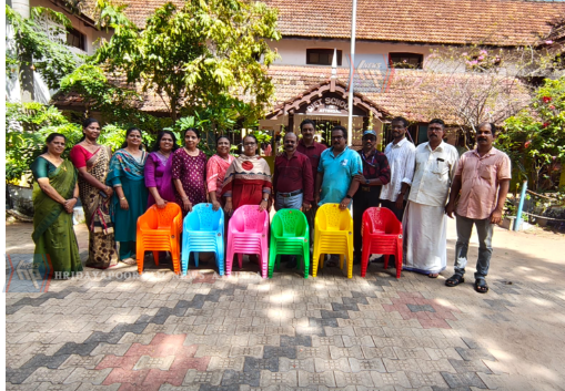 ആറ്റിങ്ങൽ ഡയറ്റ് സ്കൂളിലെ കുട്ടികൾക്ക് ചെയറുകൾ നൽകി പൂർവവിദ്യാർഥി സംഘടന