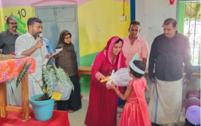 കൂന്തള്ളൂർ ഗവ. എൽപിഎസിലെ പൂർവ്വവിദ്യാർത്ഥികൾ പഠനോപകരണങ്ങൾ നൽകി