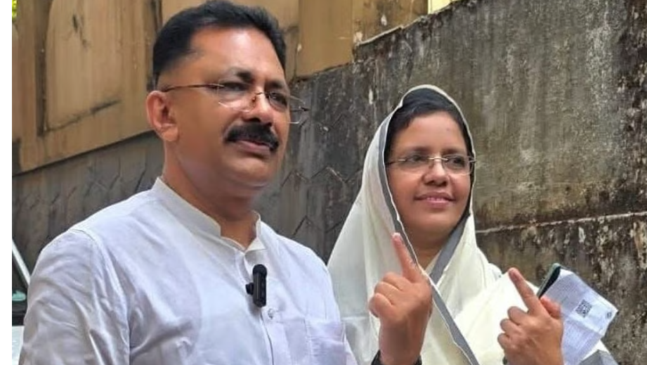 ‘സിപിഎമ്മില്‍ മെമ്പര്‍ഷിപ്പ് എടുത്താല്‍ മതത്തില്‍ നിന്ന് പുറത്താകില്ല; ജീവിതം മുഴുവന്‍ പാര്‍ട്ടിയോട് കടപ്പെട്ടിരിക്കും’; ജലീലും ഭാര്യയും ഇനി ‘സഖാക്കള്‍’
