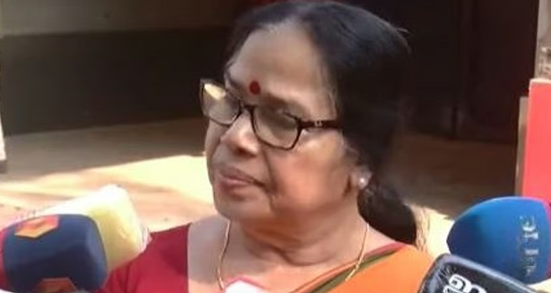 സ്ത്രീകളുടെ സൗജന്യ യാത്രാസമയം മാറ്റണമെന്ന് പികെ ശ്രീമതി; ഒടുവില്‍ ക്ഷമാപണം