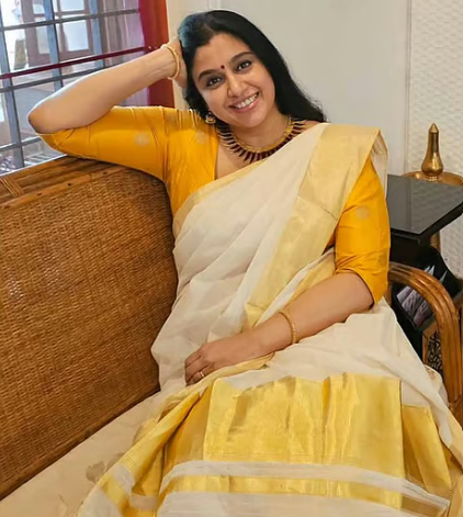 ‘കഥകള് കേള്ക്കുന്നുണ്ട്, ബിജുവേട്ടനാണ് നിര്ബന്ധിച്ചത്’; തിരികെ വരാന് തയ്യാറെടുത്ത് സംയുക്ത വര്മ