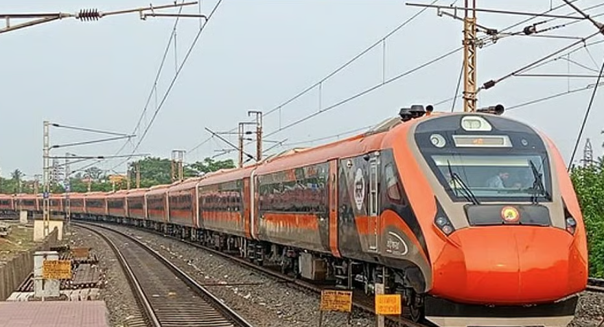 ഓണത്തിരക്കില്‍ മലയാളിക്ക് ആശ്വാസം, കൂടുന്നത് 598 സീറ്റുകള്‍; എറണാകുളം- ബംഗളൂരു വന്ദേഭാരതിന് 16 കോച്ചുകള്‍