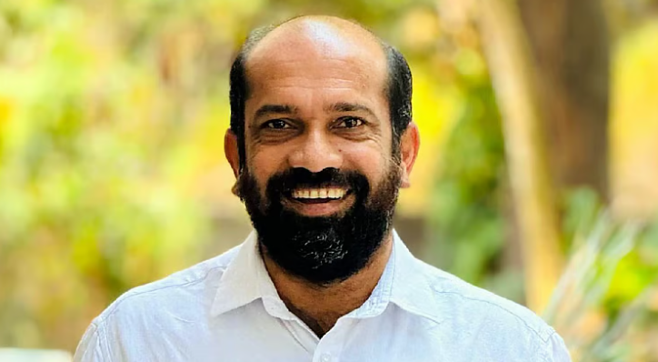 അനില്‍ അക്കര പഞ്ചായത്ത് പ്രസിഡന്റ് സ്ഥാനം രാജിവെച്ചു