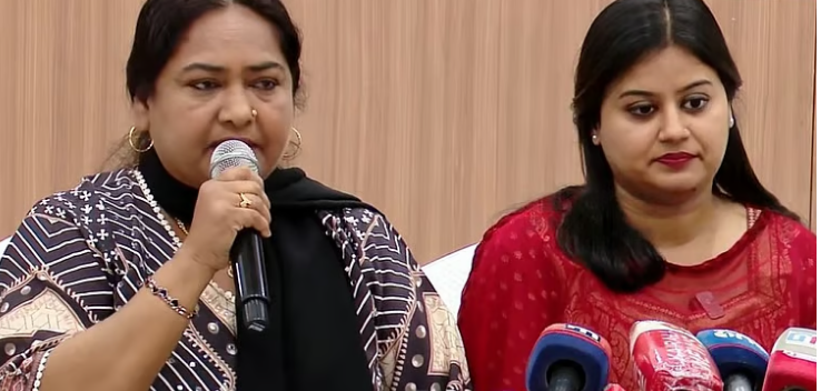 ‘അണിയറയിൽ ഒരുങ്ങിയത് ‘കേരള സ്റ്റോറി’; കലാകാരൻമാരുടെ ഇടയിൽ ധ്രുവീകരണം നടത്തുന്ന ആൾക്കാരല്ല ‘അമ്മ’ ഭരിക്കേണ്ടത്’