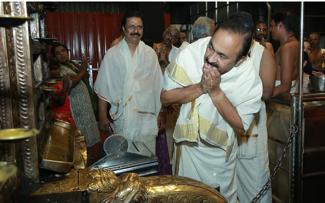 ഗുരുവായൂരില് ദര്ശനം നടത്തി മുഖ്യമന്ത്രി വി ഡി സതീശന്