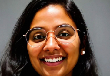 നഗ്നയായി ക്ഷേത്രത്തിൽ പ്രവേശിച്ചു, വിഗ്രഹമെടുത്ത് കുളത്തിൽ ചാടി ഐടി ജീവനക്കാരി ജീവനൊടുക്കി
