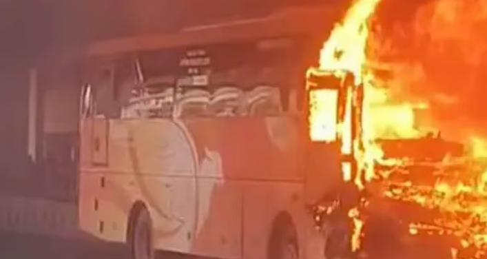 ബെംഗളൂരുവില്‍ കെഎസ്ആര്‍ടിസി സ്വിഫ്റ്റ് ബസിന് തീപിടിച്ചു; ആളപായമില്ല