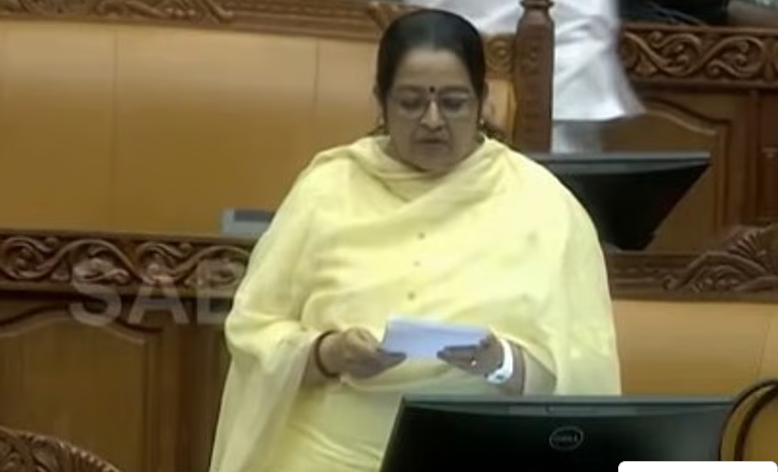 ഉമ തോമസ് സഭയിലെ നല്ല അംഗങ്ങളില് ഒരാള്; ഓളം വെട്ടി നടക്കരുതെന്ന് പറഞ്ഞത് അവരോട് അല്ല; വിശദീകരിച്ച് തിരുവഞ്ചൂര്