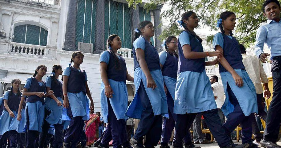 പ്ലസ് വണ്‍ മൂന്നാം അലോട്ട്‌മെന്റ് പ്രവേശനം ഇന്നുകൂടി