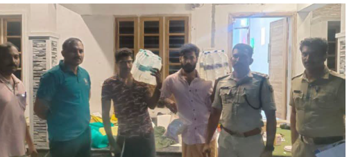 പെട്ടിക്കടയില് മിനറല് വാട്ടര് കുപ്പിയില് വാറ്റുചാരായം നിറച്ച് വില്പന; രണ്ടുപേര് പിടിയില്