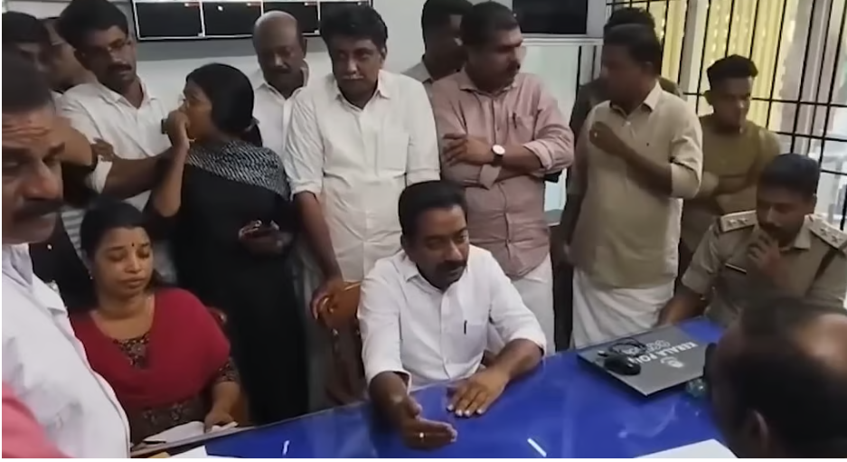 വിദ്യാര്ഥിയുടെ വിദേശപഠനം പൊലീസ് മുടക്കുന്നു; പ്രതിഷേധവുമായി എംഎല്എ സ്റ്റേഷനില്