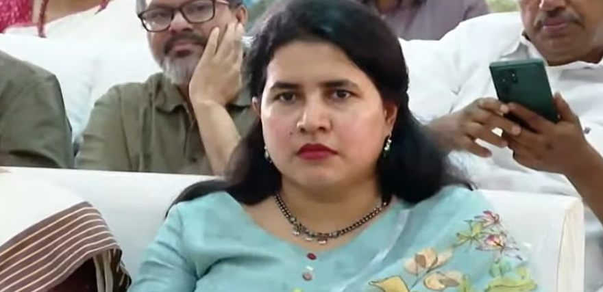 പണം നല്‍കിയത് പിണറായിയുമായുള്ള അടുപ്പത്തിന്റെ പേരില്‍; കര്‍ത്തയുടെ മൊഴി പുറത്ത്