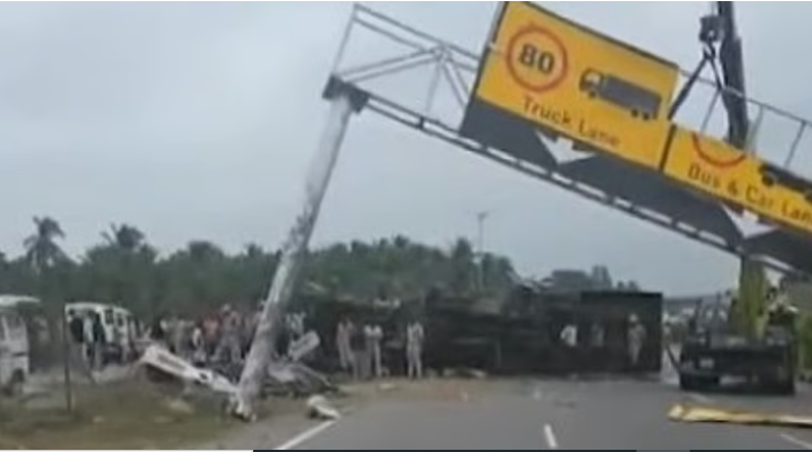 കര്‍ണാടകയില്‍ കെഎസ്ആര്‍ടിസി ബസ് നിയന്ത്രണം വിട്ടു മറിഞ്ഞു, ഡ്രൈവറും കണ്ടക്ടറും മരിച്ചു; 20 പേര്‍ക്ക് പരിക്ക്