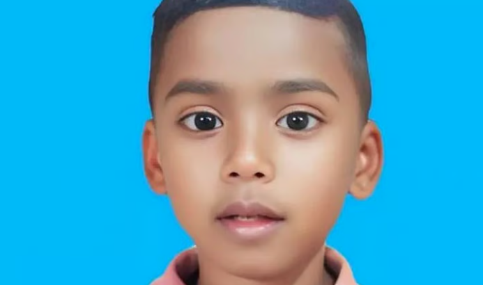 കുര്‍കുറെ പായ്ക്കറ്റിലെ പ്ലാസ്റ്റിക് പന്ത് തൊണ്ടയില്‍ കുടുങ്ങി; അഞ്ച് വയസുകാരന്‍ മരിച്ചു