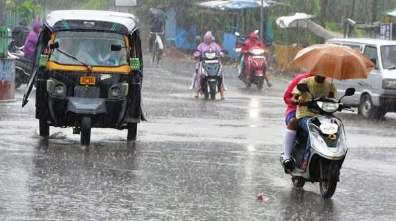 ഒറ്റപ്പെട്ട മഴ തുടരും; ഇന്ന് 4 ജില്ലകളിൽ യെല്ലോ അലർട്ട്; കള്ളക്കടൽ