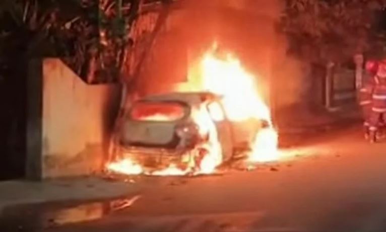 വെങ്ങാനൂരിൽ ഓടിക്കൊണ്ടിരുന്ന കാറിന് തീപിടിച്ചു; ഏറ്റുമാനൂർ സ്വദേശിയുടെ മൃതദേഹം കത്തിക്കരിഞ്ഞ നിലയില്