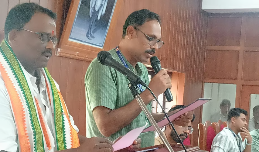 ഉദുമ ഗ്രാമപഞ്ചായത്ത് ഭരണം തിരിച്ചുപിടിച്ച് യുഡിഎഫ്: ചന്ദ്രൻ നാലാംവാതുക്കൽ പ്രസിഡന്റ്