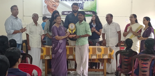 കൊച്ചുകൃഷ്ണപിള്ള സ്മാരക പുരസ്കാര വിതരണം നടന്നു