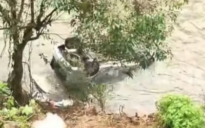 നിയന്ത്രണം വിട്ട കാര് തോട്ടിലേക്ക് മറിഞ്ഞു, ഒരാള് മരിച്ചു; ഒരാളുടെ നില ഗുരുതരം