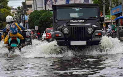 ഔദ്യോഗിക വാഹനം കോടതി ജപ്തി ചെയ്തു; ദുരിതാശ്വാസ പ്രവര്‍ത്തനങ്ങള്‍ക്ക് ടിപ്പര്‍ ലോറിയില്‍ പാഞ്ഞെത്തി തഹസില്‍ദാര്‍