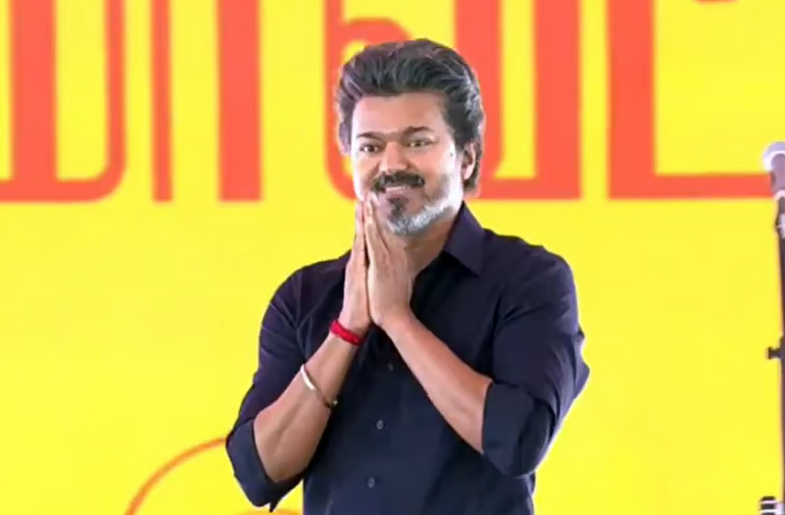 വിജയിയുടെ സ്വര്ണമോതിരം പദ്ധതി; കരാര് സ്വന്തമാക്കി ജോയ് ആലുക്കാസും കല്യാണ് ജ്വല്ലേഴ്സും