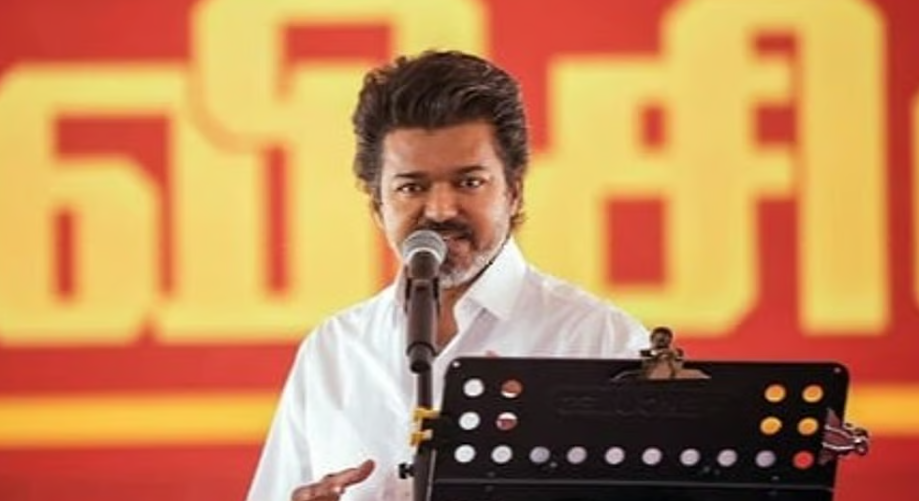 വര്‍ഷം മൂന്ന് സൗജന്യ ഗ്യാസ് സിലിണ്ടര്‍, സ്ത്രീകള്‍ക്ക് എക്‌സ്പ്രസ്, ഡീലക്‌സ് ബസുകളിലും ഫ്രീ യാത്ര; പ്രഖ്യാപനങ്ങളുമായി വിജയ് സര്‍ക്കാര്‍