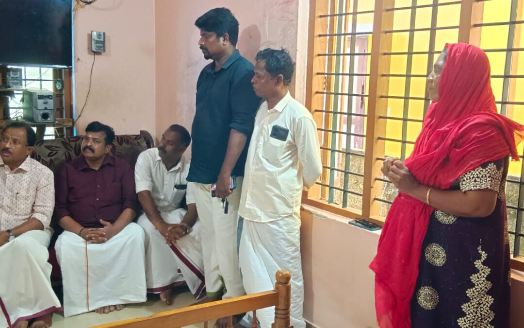 മുതലപ്പൊഴിയിൽ അപകടത്തിൽപ്പെട്ടവരുടെ വീടുകൾ സന്ദർശിച്ച് വി മുരളീധരൻ എം.എൽ.എ