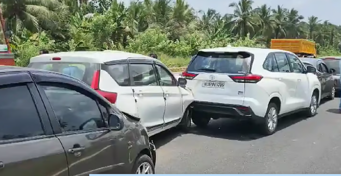 ദേശീയപാതയിൽ പന്തലാംപാടത്ത് അഞ്ച് കാറുകൾ കൂട്ടിയിടിച്ചു; ഒരാൾക്ക് പരിക്ക്