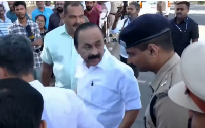 ‘കൂടുതല്‍ സുരക്ഷ വേണ്ട’; അകമ്പടി വാഹനം കൂട്ടിയതില്‍ ഡിസിപിയെ ശാസിച്ച് മുഖ്യമന്ത്രി