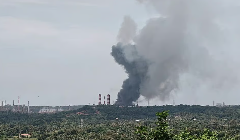 മംഗളൂരു റിഫൈനറിയില് സ്ഫോടനം; 8 പേര്ക്ക് പരിക്ക്