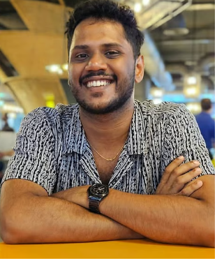 യുവ സംവിധായകനെ ഹോട്ടൽ മുറിയിൽ മരിച്ച നിലയിൽ കണ്ടെത്തി; വിയോ​ഗം ആദ്യ സീരീസ് റിലീസായതിന് പിന്നാലെ