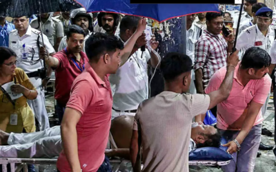 കൊല്‍ക്കത്ത ദുര്‍ഗാപൂജ ദുരന്തം: മരണം 19 ആയി; നിരവധി പേര്‍ക്ക് പരിക്ക്; സംഘാടകര്‍ കസ്റ്റഡിയില്‍