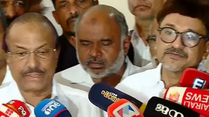 അടൂർ പ്രകാശിന്റെ അതൃപ്തി തള്ളി മുസ്ലിം ലീഗ്: യുഡിഎഫിൽ അനൈക്യമില്ല; പദവികൾ നൽകിയത് ഉഭയകക്ഷി ചർച്ചകളിലൂടെയെന്ന് സാദിഖലി ശിഹാബ് തങ്ങൾ