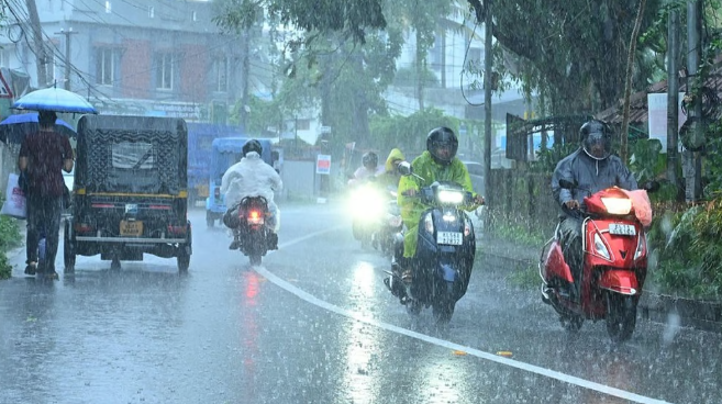 സംസ്ഥാനത്ത് ഇന്നും നാളെയും വ്യാപകമഴ; ഒന്പത് ജില്ലകളില് യെല്ലോ അലര്ട്ട്