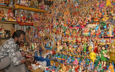 നവരാത്രി ആഘോഷങ്ങള്‍ക്ക് ഇന്ന് തുടക്കം, ഭക്തിനിറവില്‍ ബൊമ്മക്കൊലുകള്‍ ഒരുക്കി; വ്രതം ആചരിക്കേണ്ടതെങ്ങനെ?