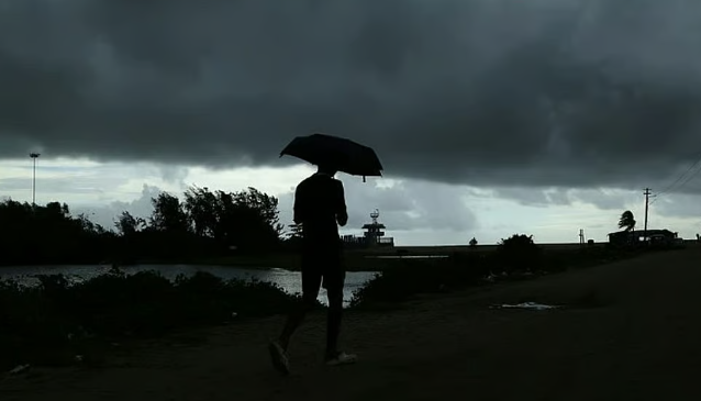 തുലാവര്‍ഷം വരുന്നു, ഒപ്പം ചക്രവാതച്ചുഴിയും ന്യൂനമര്‍ദ്ദവും; കേരളത്തില്‍ മഴ ശക്തമാകും