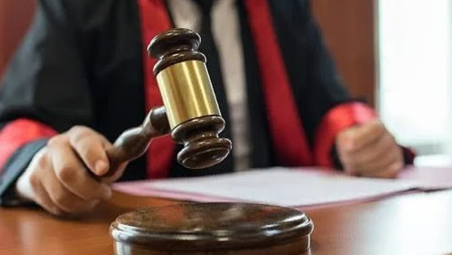 ക്ലാസില്‍ ബഹളമുണ്ടാക്കി, കുട്ടികളെ മര്‍ദിച്ച അധ്യാപകന് രണ്ട് വര്‍ഷം തടവ്