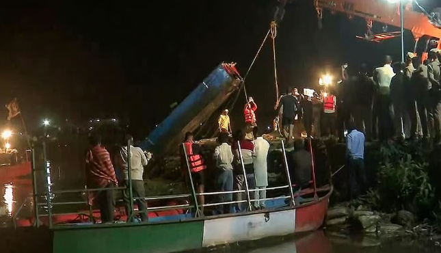 ബിഹാറില്‍ ഗംഗാനദിയില്‍ ബോട്ട് മുങ്ങി 13 മരണം; മരിച്ചവരിലേറെയും കുട്ടികളെന്ന് റിപ്പോര്‍ട്ട്